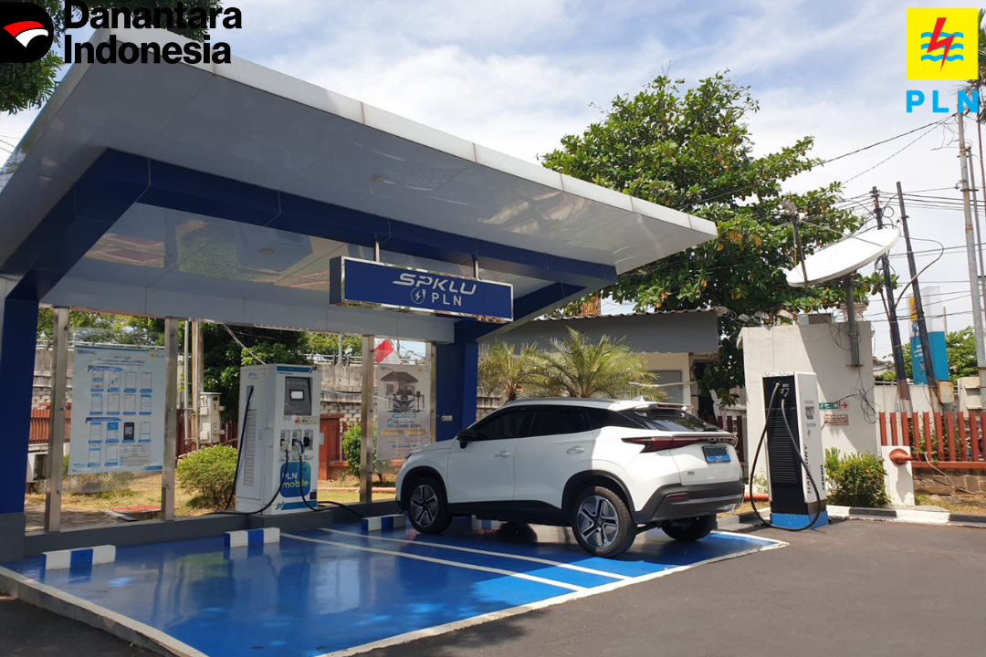 Danantara Indonesia dan PLN Salurkan 5.000 Paket Perlengkapan Sekolah ke Tiga Provinsi di Indonesia